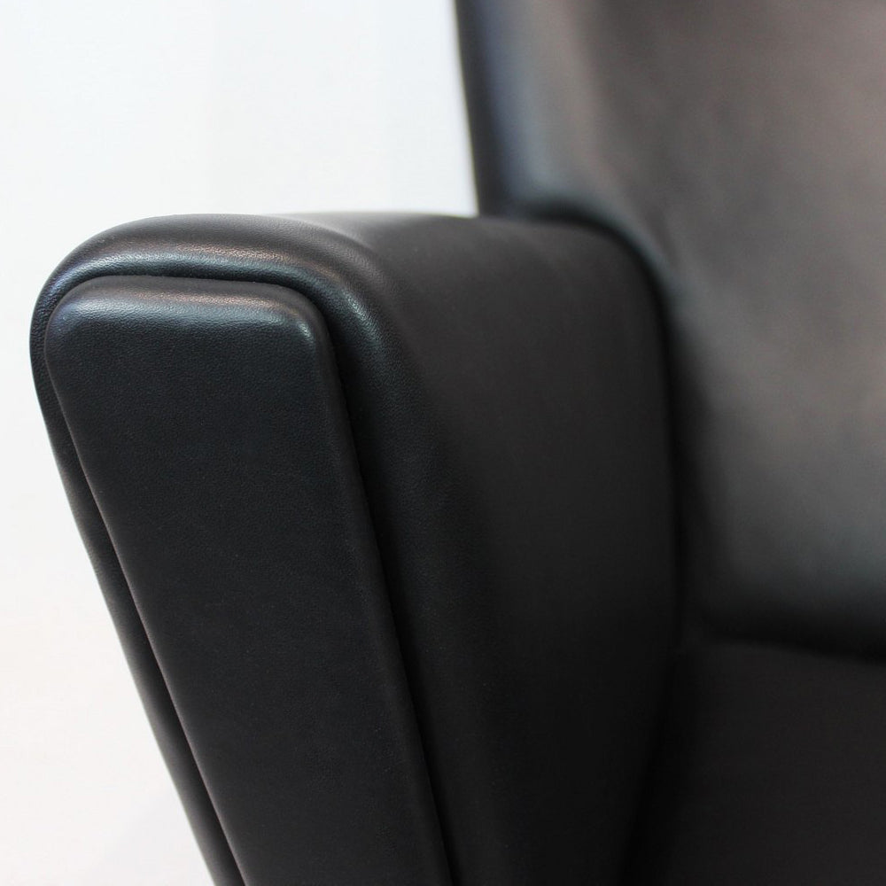 Carnaby High Back Armchair with Ottoman, Black| DC Concept