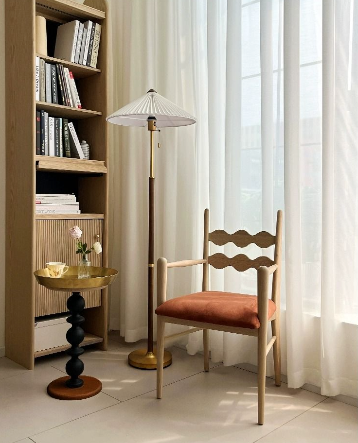 Cosmo Round Side Table With Gold Tray| DC Concept