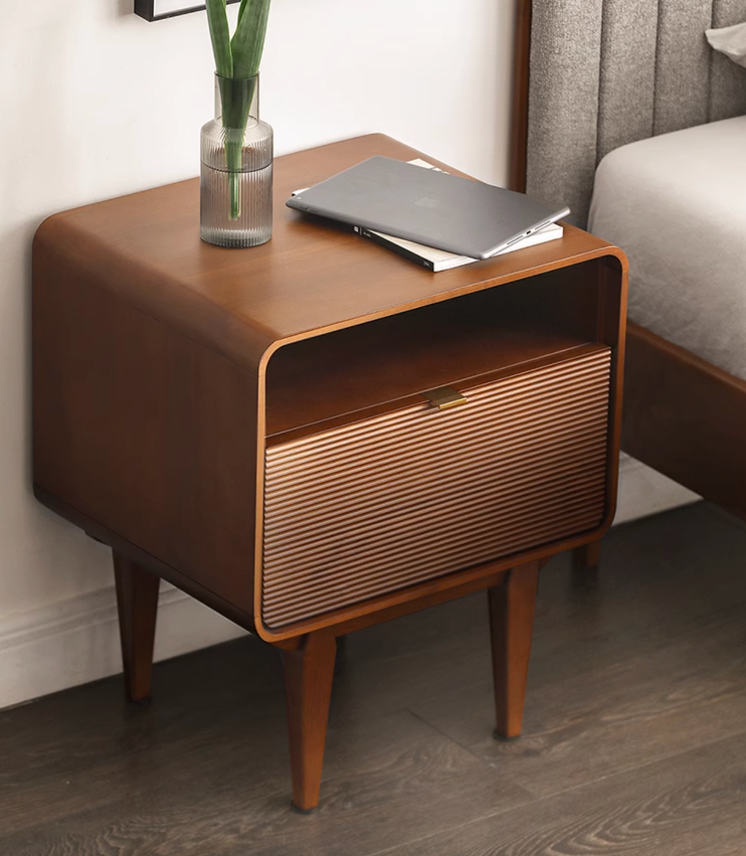 Andre Bedside Table, Wood｜ DC Concept