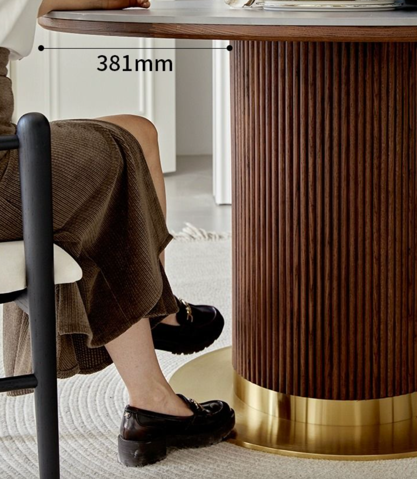 Bek Round Dining Table, Brown｜ DC Concept