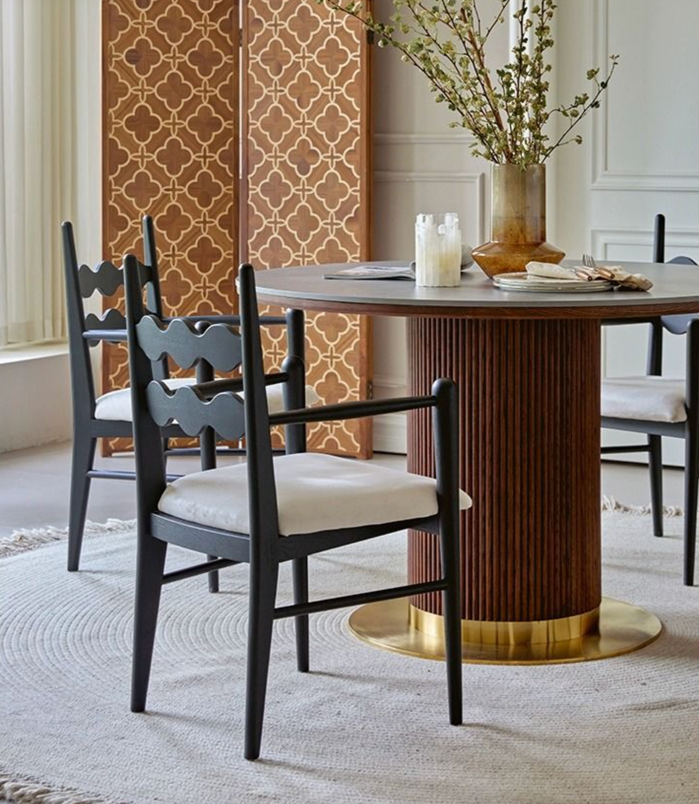 Bek Round Dining Table, Brown｜ DC Concept