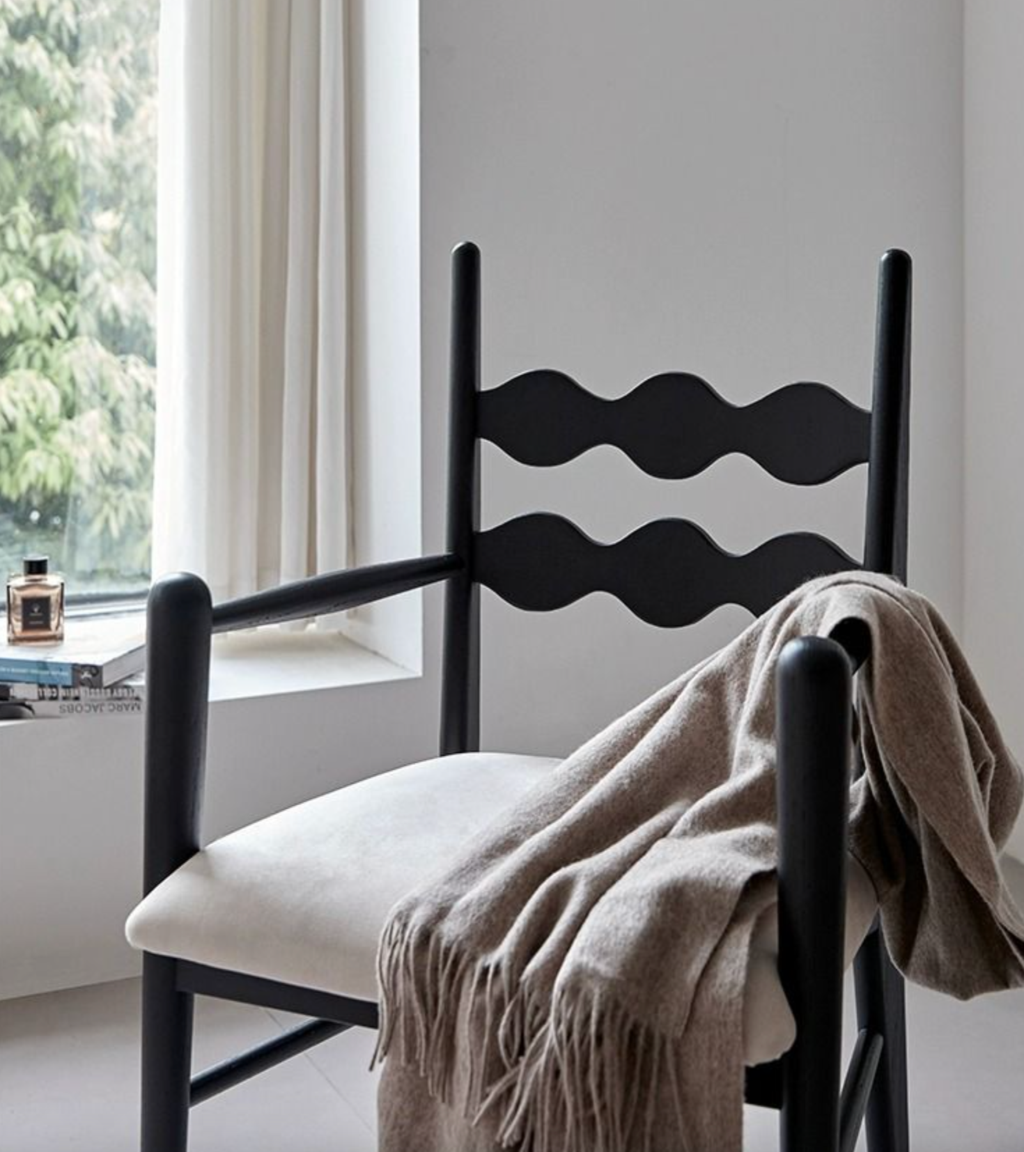 Mucha Dining Chair｜ DC Concept