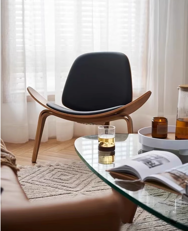Hans Wegner CH07 Shell Chair, Black & Walnut