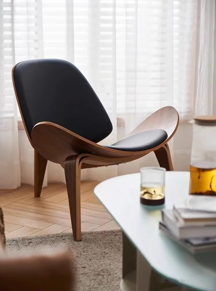Hans Wegner CH07 Shell Chair, Black & Walnut