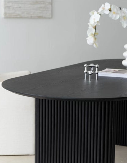 Ivar Oval Dining Table, Solid Wood｜ DC Concept