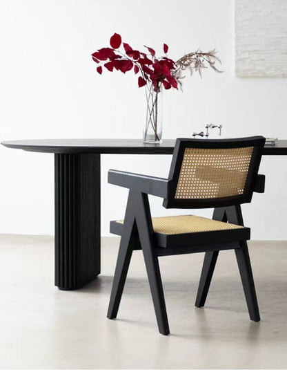 Ivar Oval Dining Table, Solid Wood｜ DC Concept